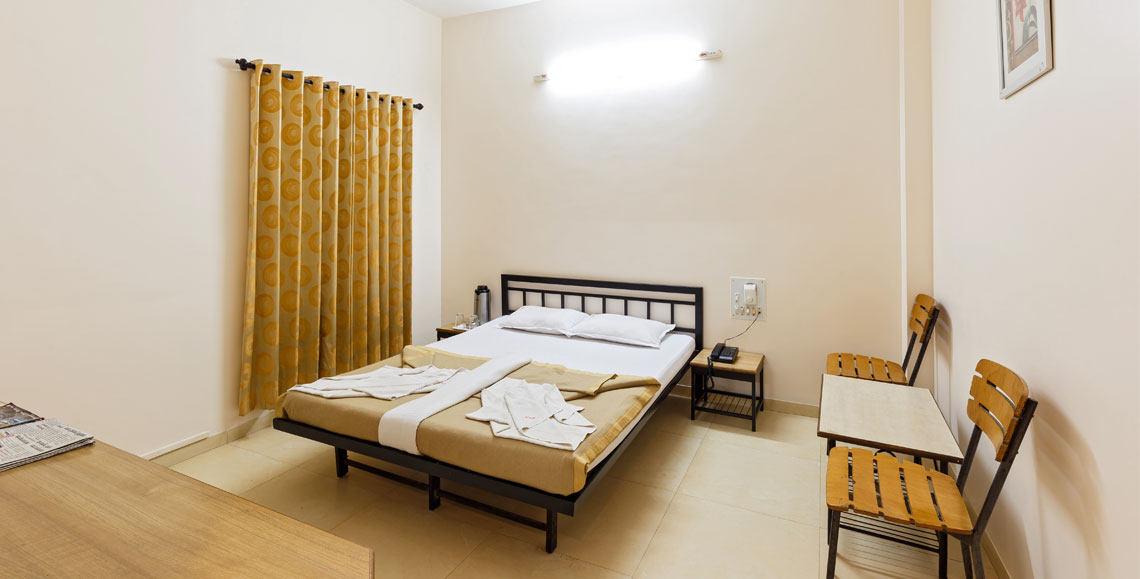 Deluxe Room Bathroom