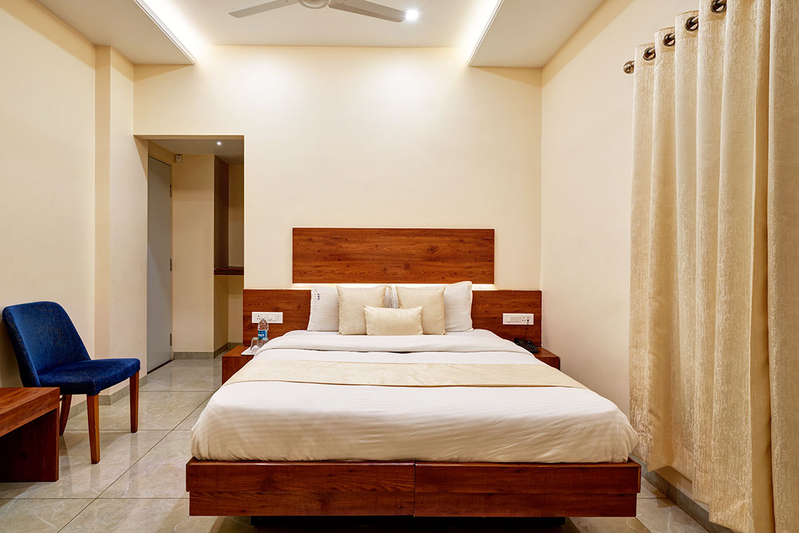 Executive Room near Kolhapur Railway Station