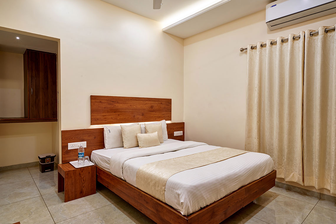 Executive Room near Kolhapur Railway Station