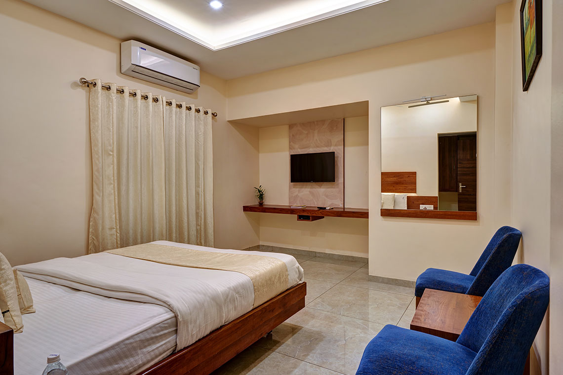 Executive Room near Kolhapur Railway Station