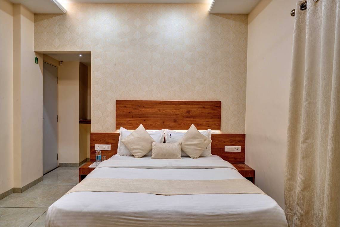 Executive Room near Kolhapur Railway Station