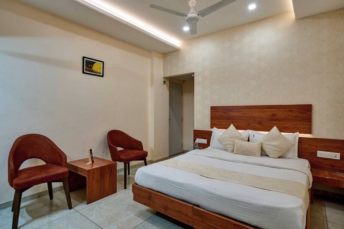 Executive Room near Kolhapur Railway Station