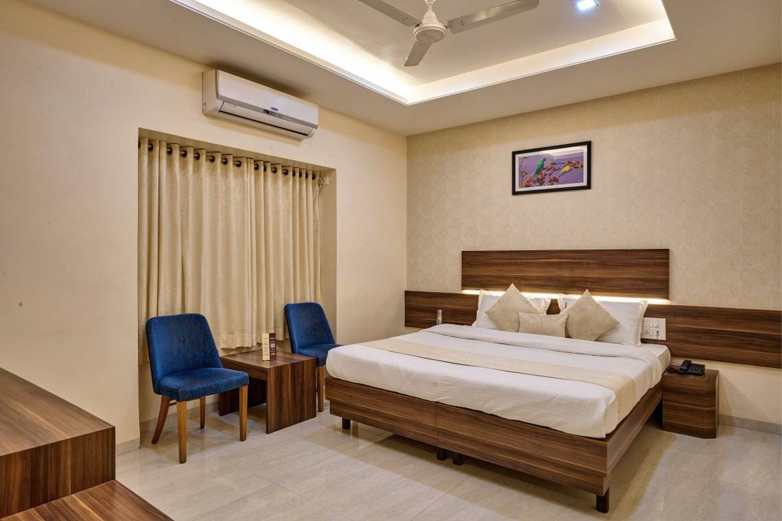 Executive Room near Kolhapur Railway Station