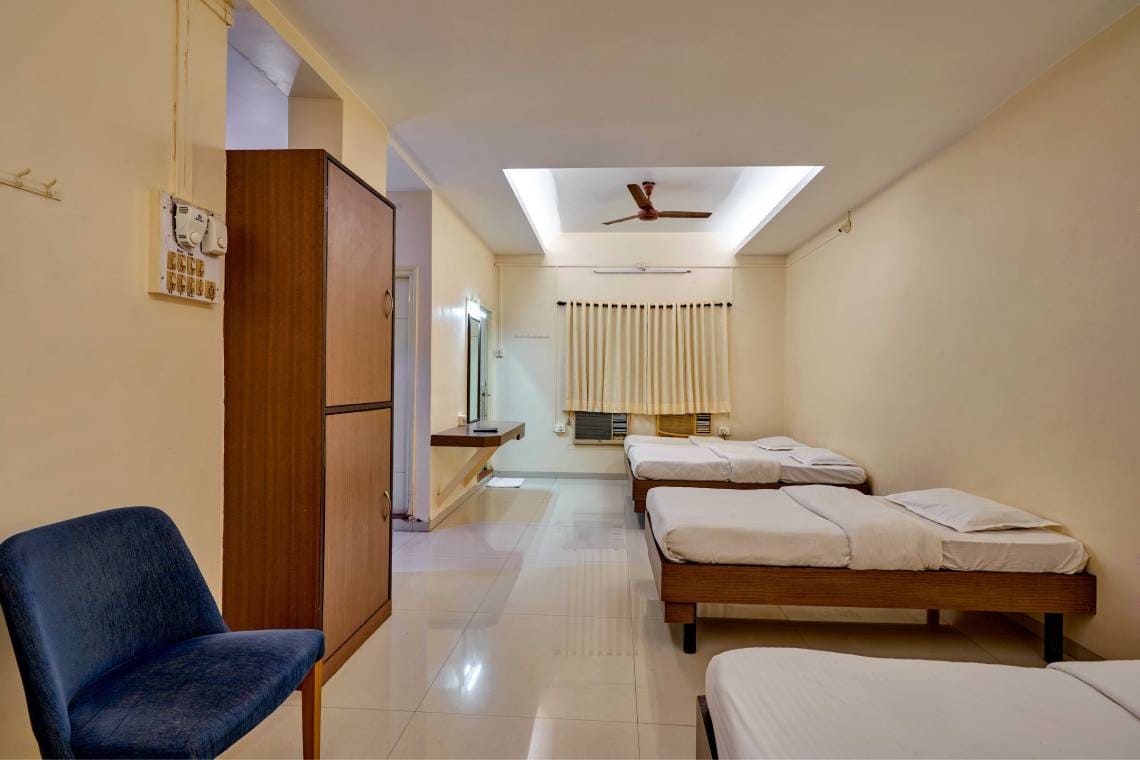 Family Room near Kolhapur Railway Station