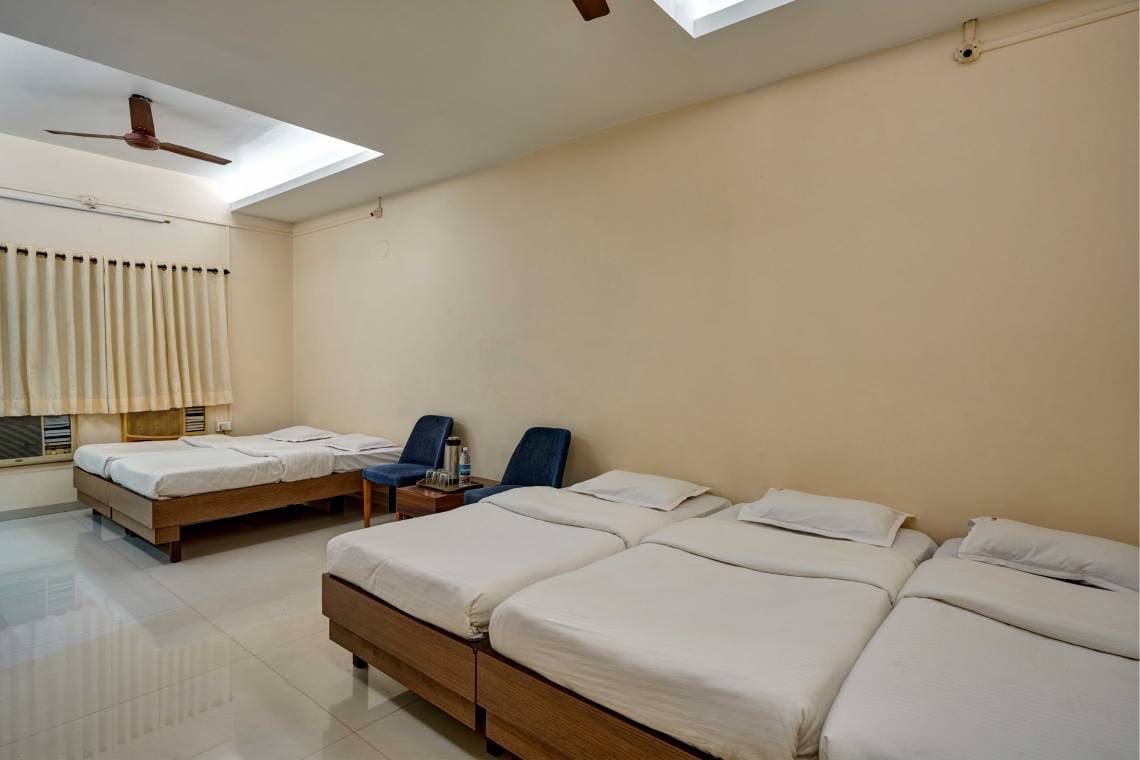 Family Room near Kolhapur Railway Station