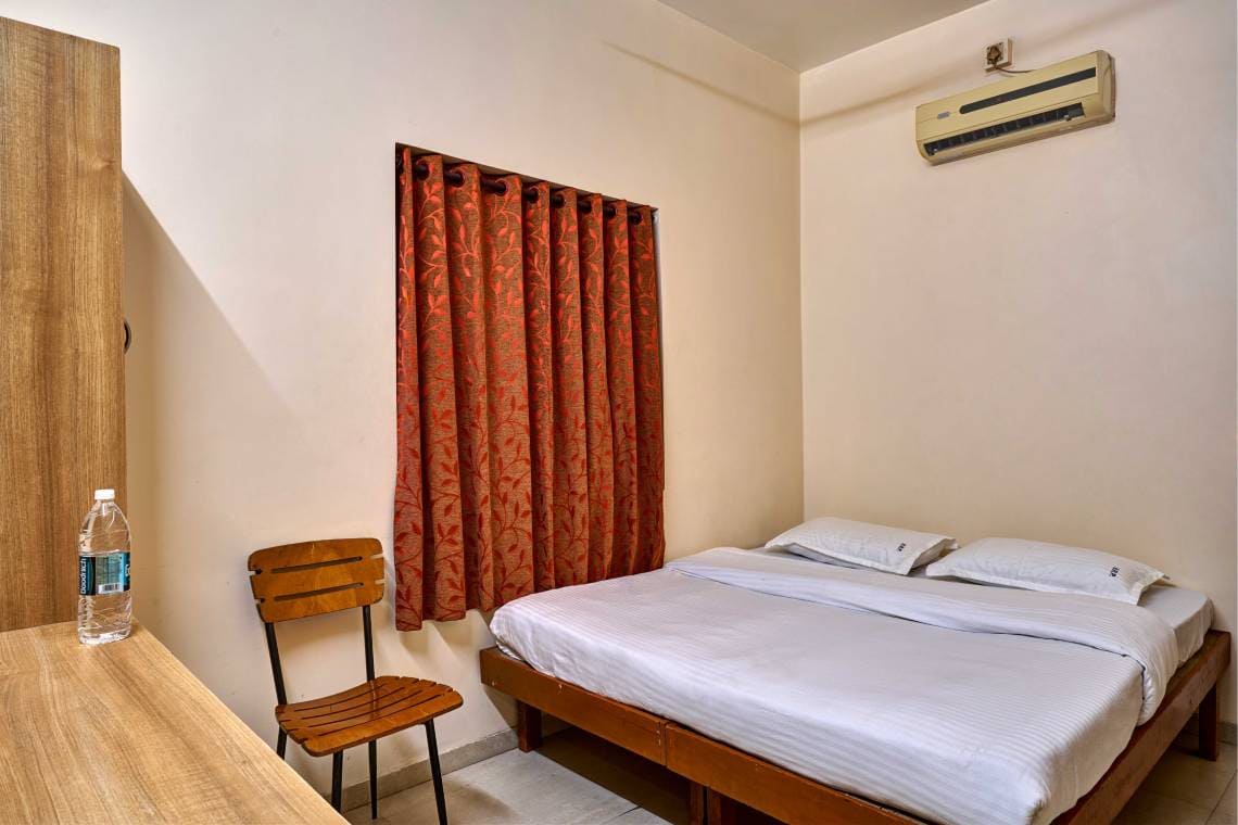 Economy Room in Kolhapur